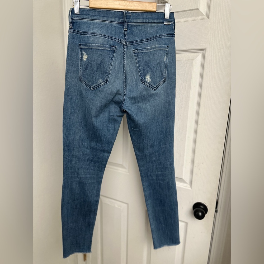 MOTHER The Stunner Ankle Fray Jeans - Picture 4 of 8